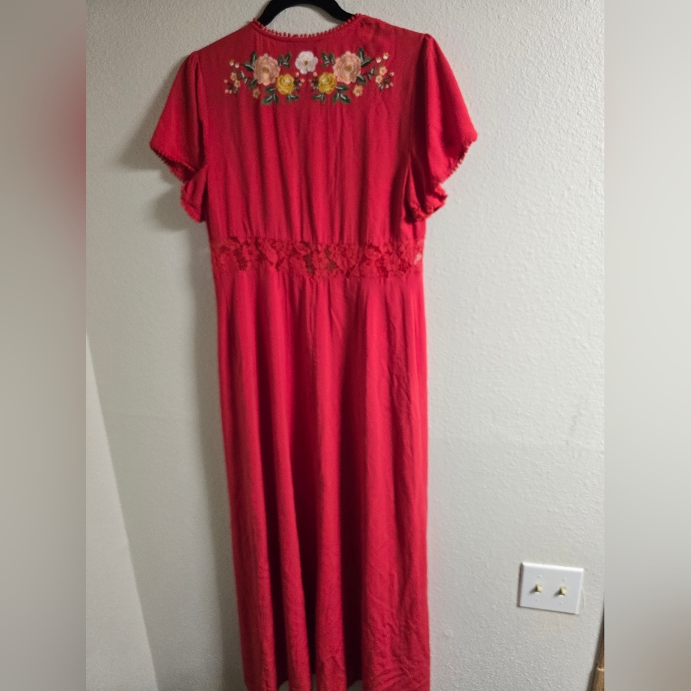 Forever 21 Embroidered Red Duster - Picture 6 of 6